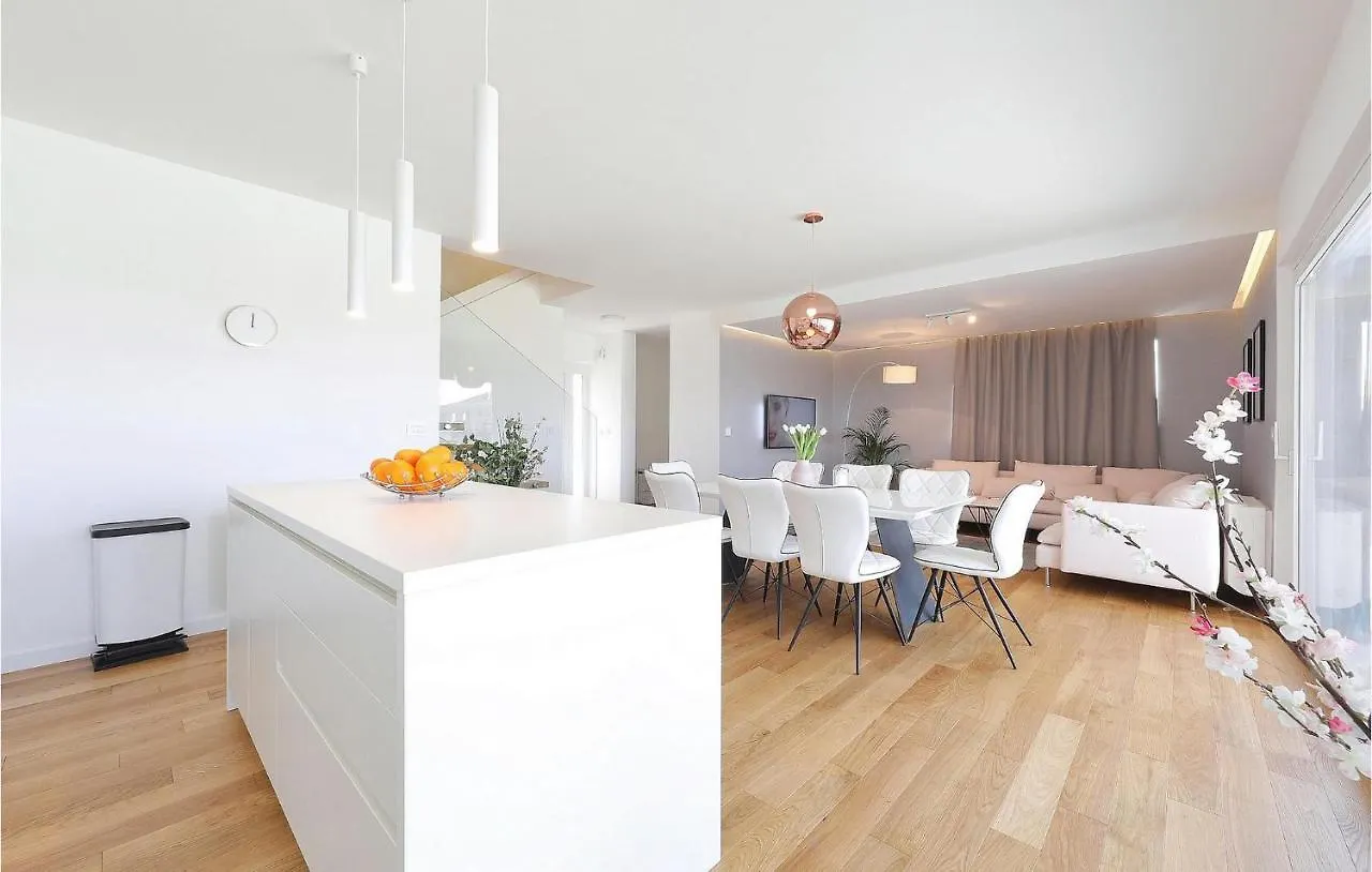펜션 Villa South 자톤